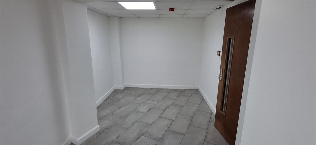 Property photo 2 of 4 20251105_100942.Jpg