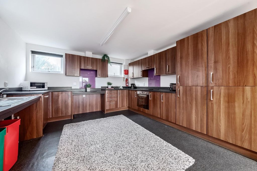 Property photo 1 of 18 67637545Be200-1226873 (5).Jpg