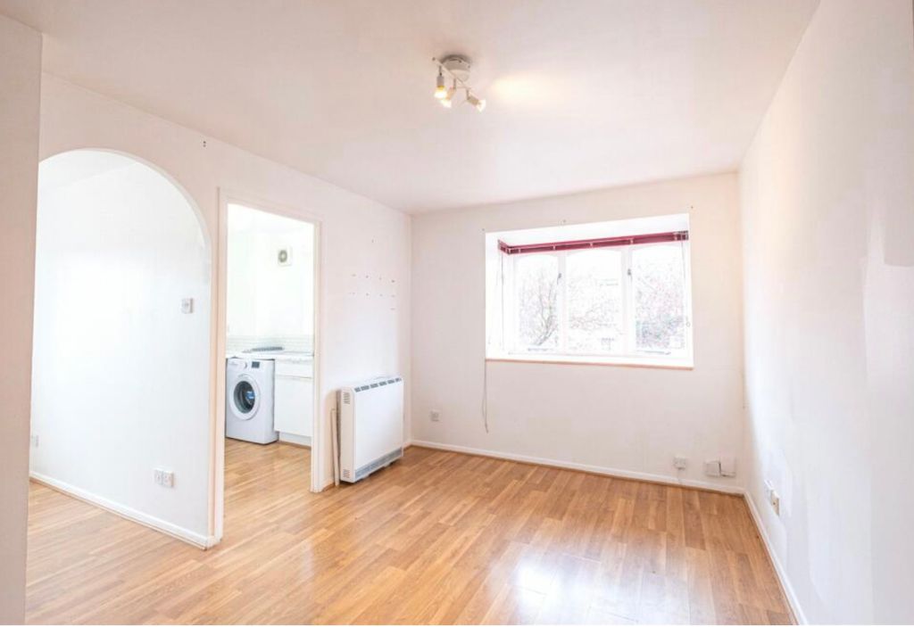 Property photo 1 of 5 Img_0074