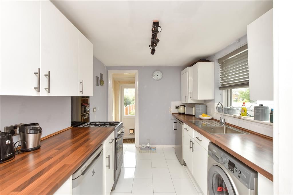 Property photo 1 of 12 Kitchen