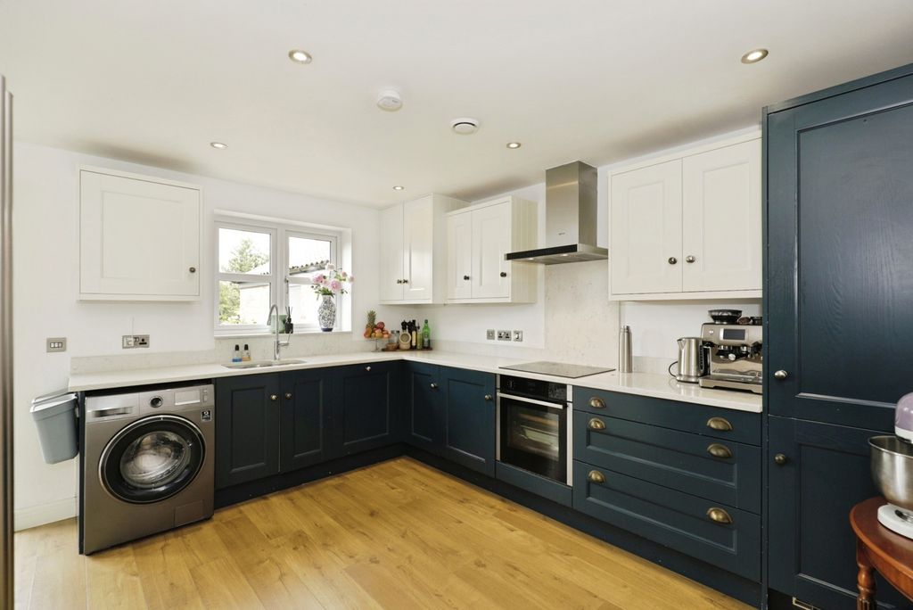 Property photo 2 of 22 Pbox-Img.Jpg