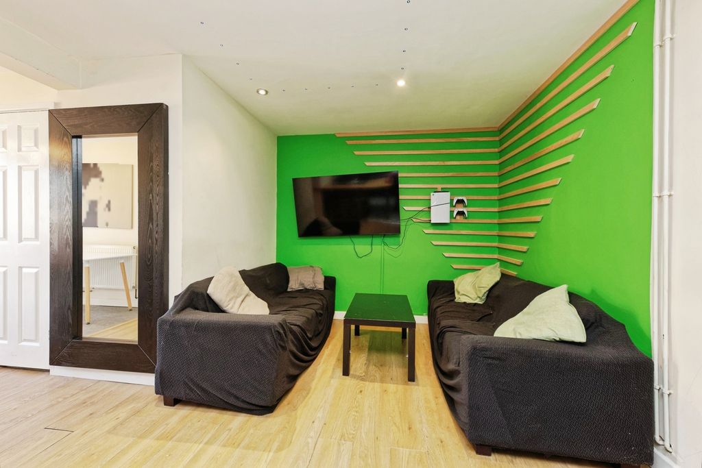 Property photo 3 of 19 Pbox-Img.Jpg