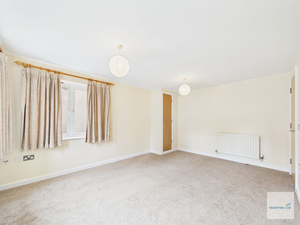 Property photo 3 of 14 Cam03394G0-Pr0543-Still005
