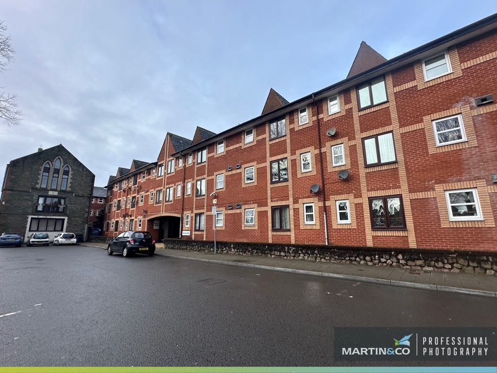 Property photo 1 of 12