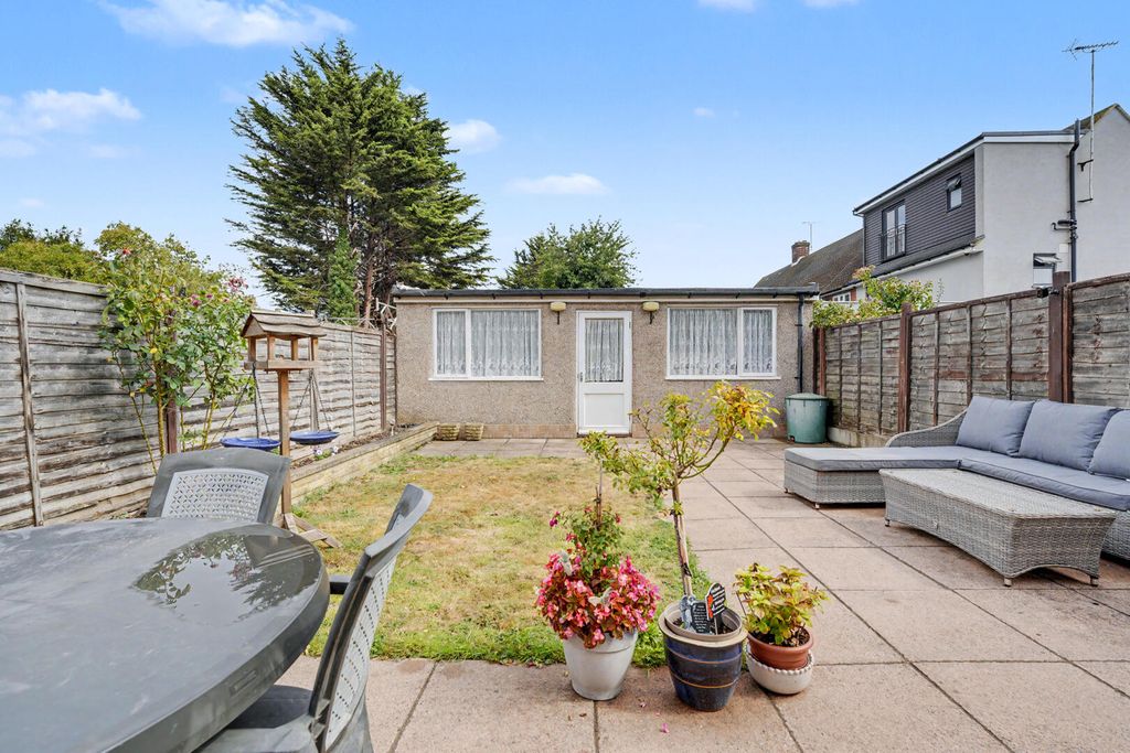 Property photo 2 of 28 Rear Garden