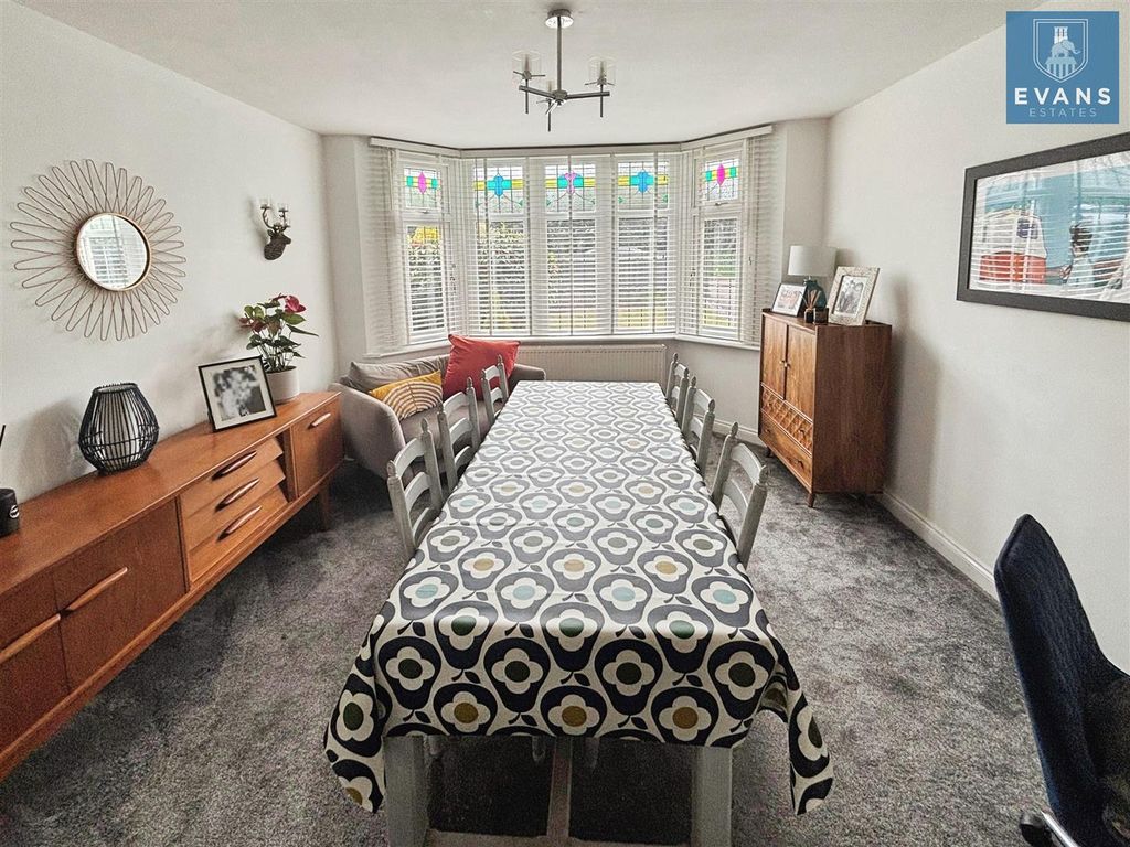 Property photo 2 of 16 Dining Room