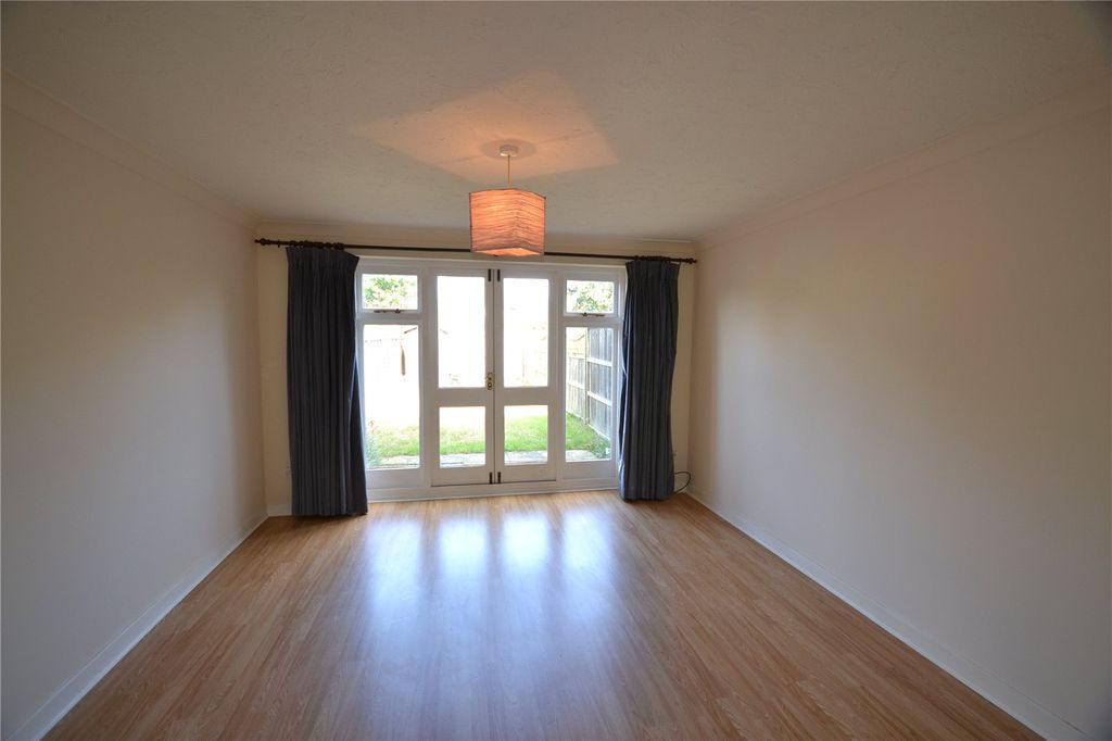 Property photo 2 of 7 Living Room