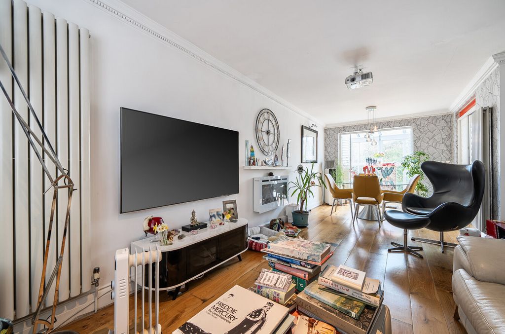 Property photo 2 of 13