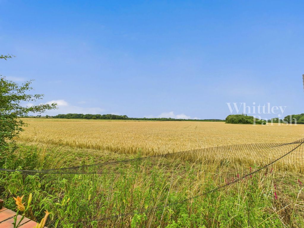 Property photo 3 of 28