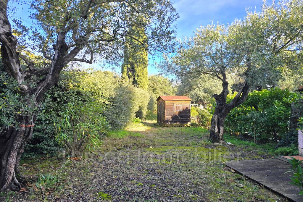 Property photo 2 of 25