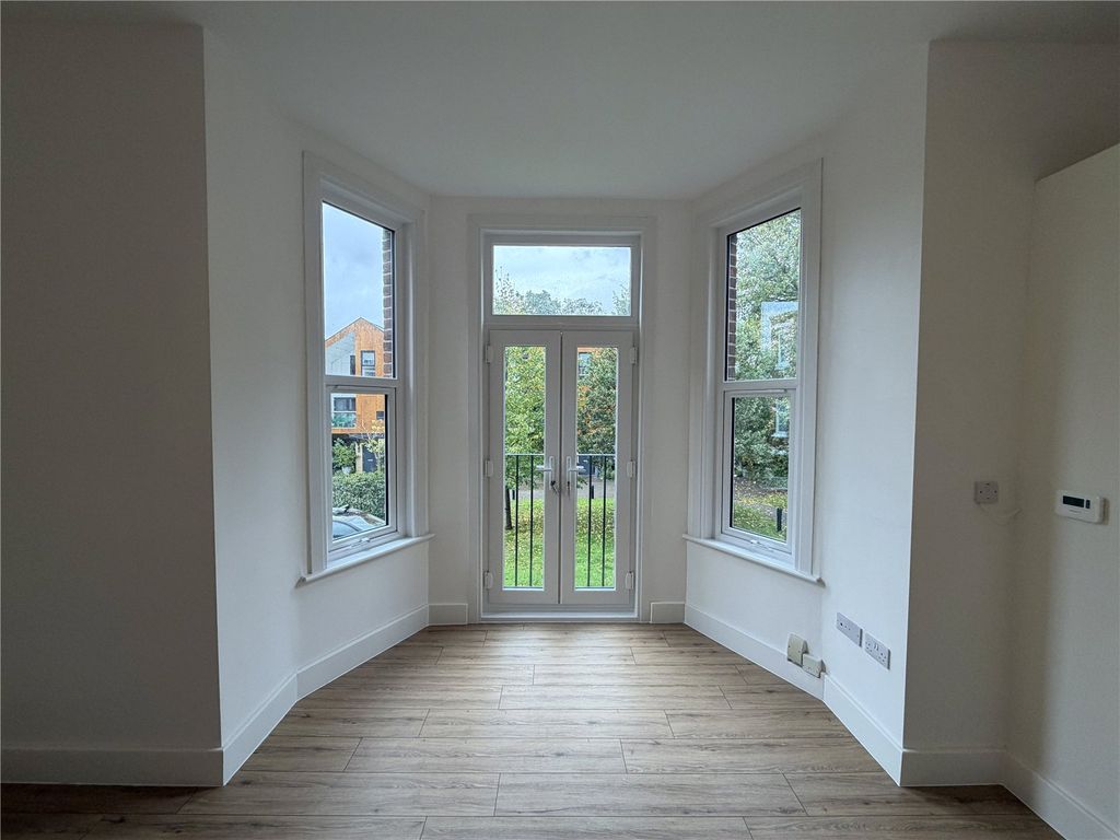 Property photo 3 of 8 Picture No. 21