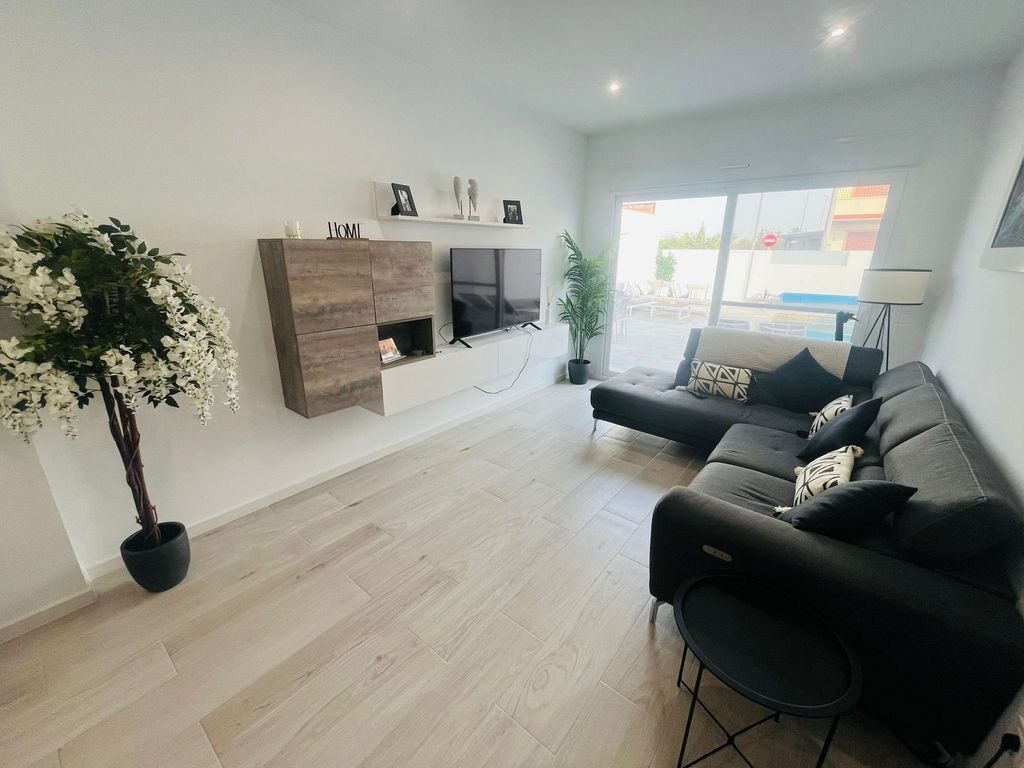 Property photo 2 of 22