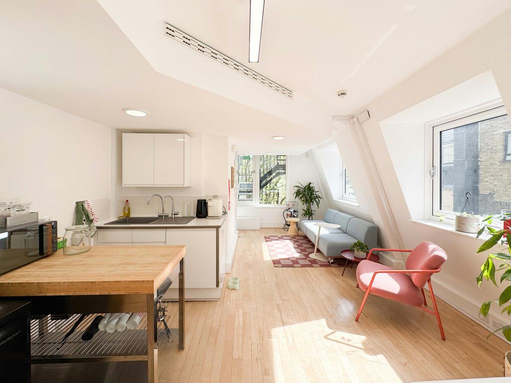 Property photo 3 of 12 Adeline9.Jpg