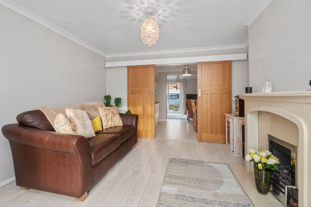 Property photo 2 of 32
