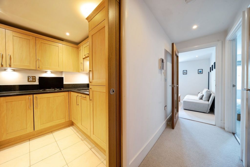 Property photo 3 of 18 Pbox-Img.Jpg