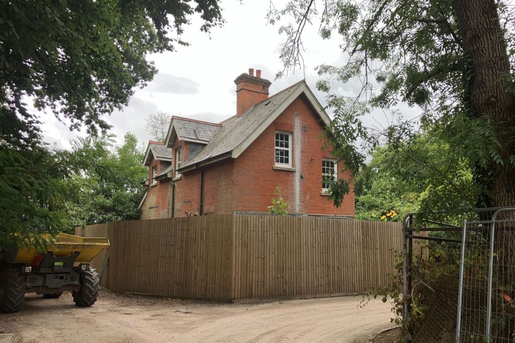 Property photo 2 of 12 Blandford House &amp; Blandford Cottage North, Vale Croft Woods, Shoe Lane, Farnborough, Hampshire, Gu11 2He