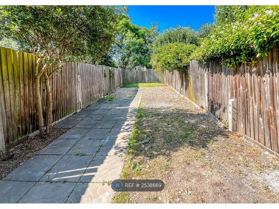 Property photo 2 of 25