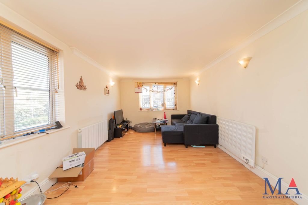 Property photo 3 of 17