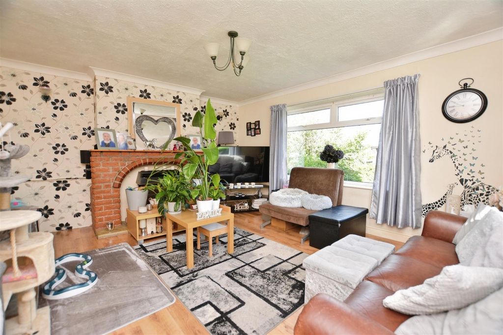 Property photo 2 of 15 Living Room