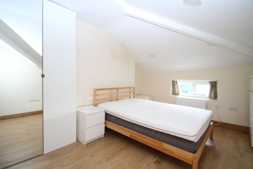 Property photo 3 of 5 Bedroom