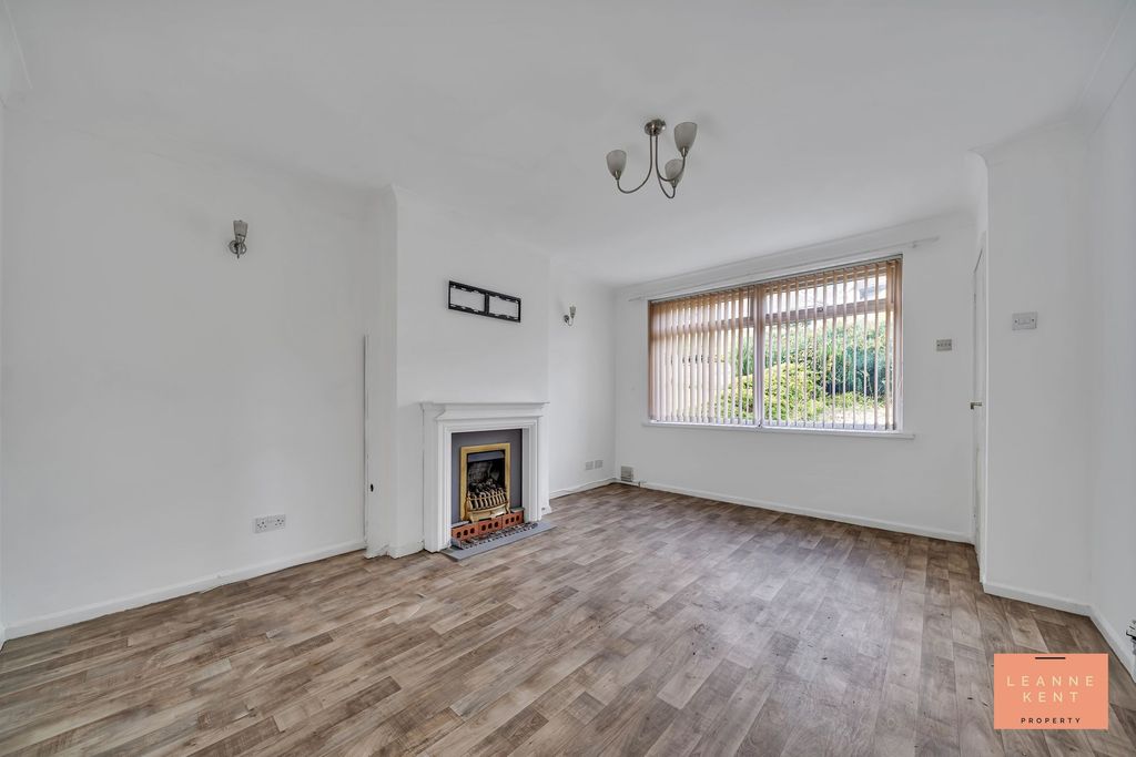 Property photo 2 of 31