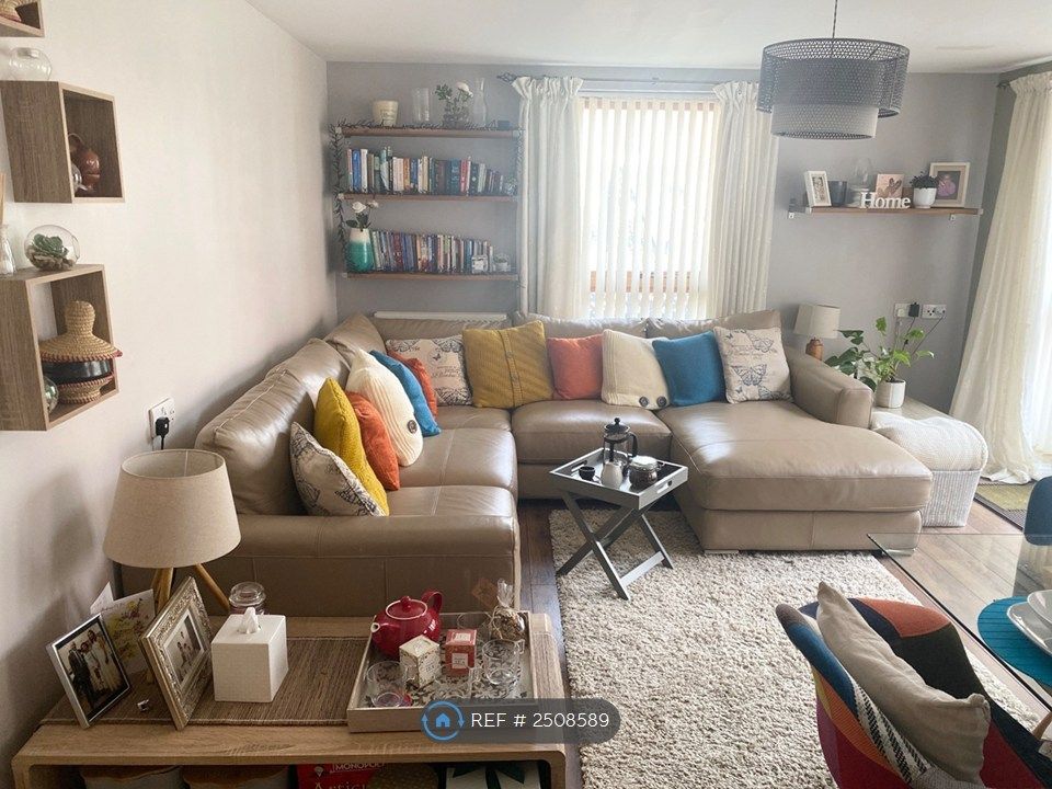 Property photo 2 of 25 Open Plan Living Room