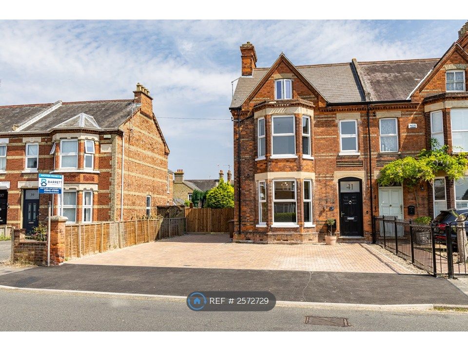 Property photo 2 of 27