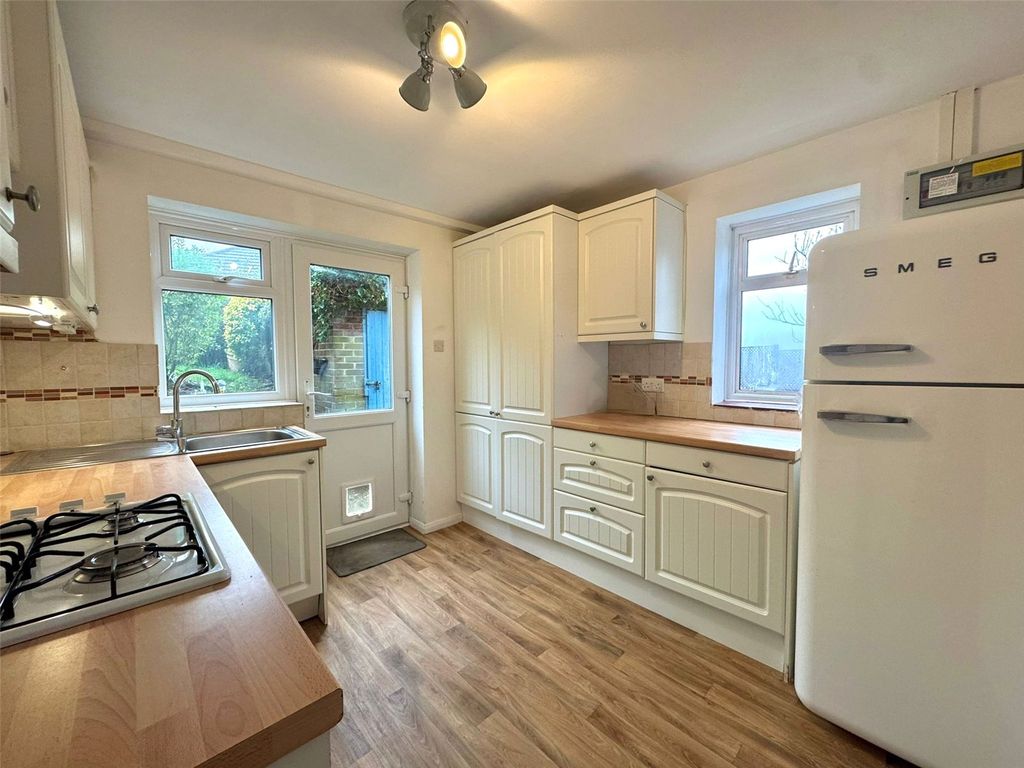 Property photo 2 of 9 Picture No. 18