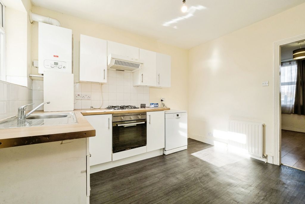 Property photo 2 of 32 Pbox-Img.Jpg