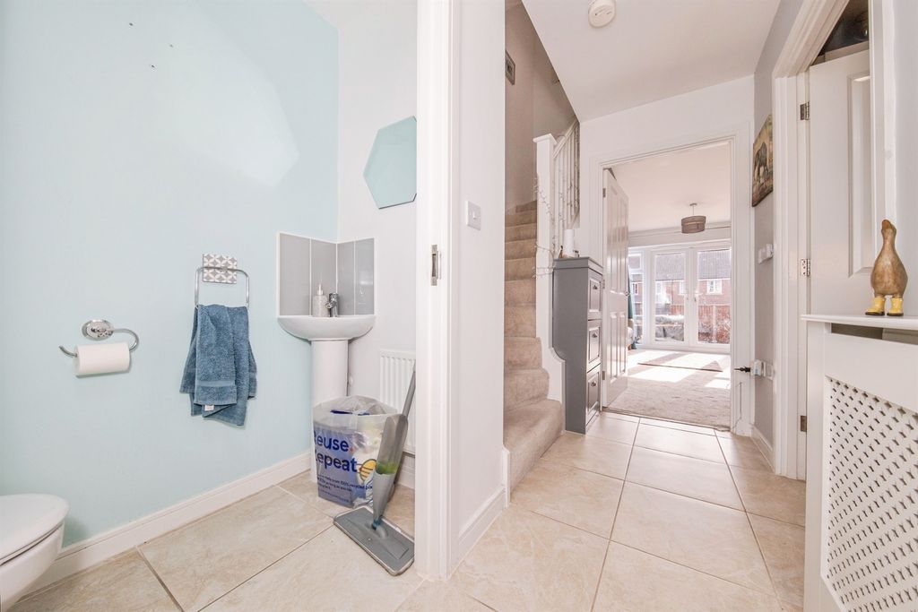Property photo 3 of 18
