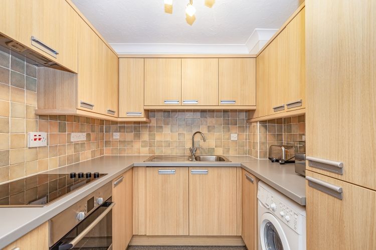Property photo 2 of 9 306480