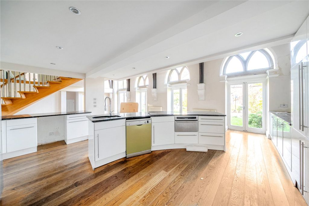 Property photo 3 of 27 Picture No. 19