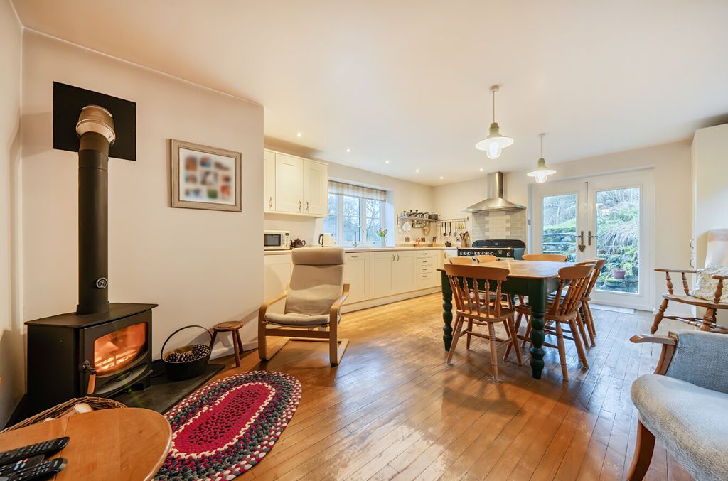 Property photo 3 of 36 -699Dd8E840ba9-l-1410121-6-699c82020c014