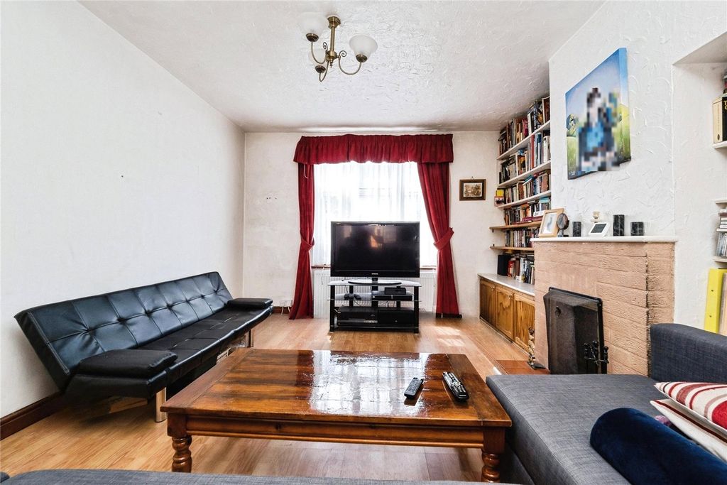 Property photo 3 of 19 Picture No. 24