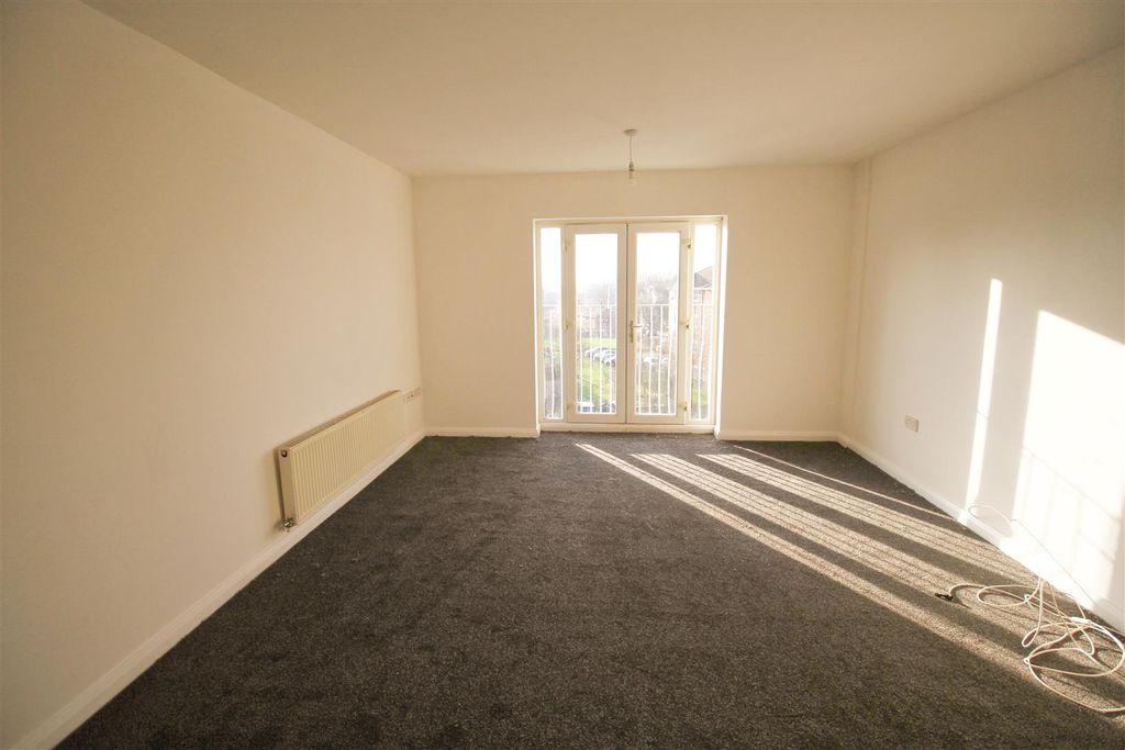 Property photo 2 of 7 Lounge.Jpg