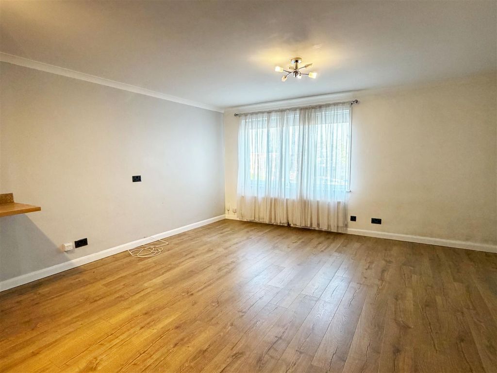 Property photo 2 of 6 WC Studio2.Jpg