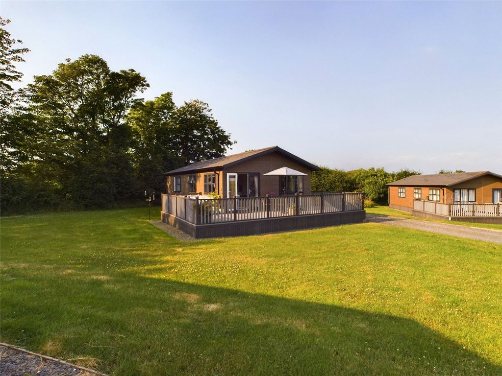 Property photo 1 of 17 Picture No. 02