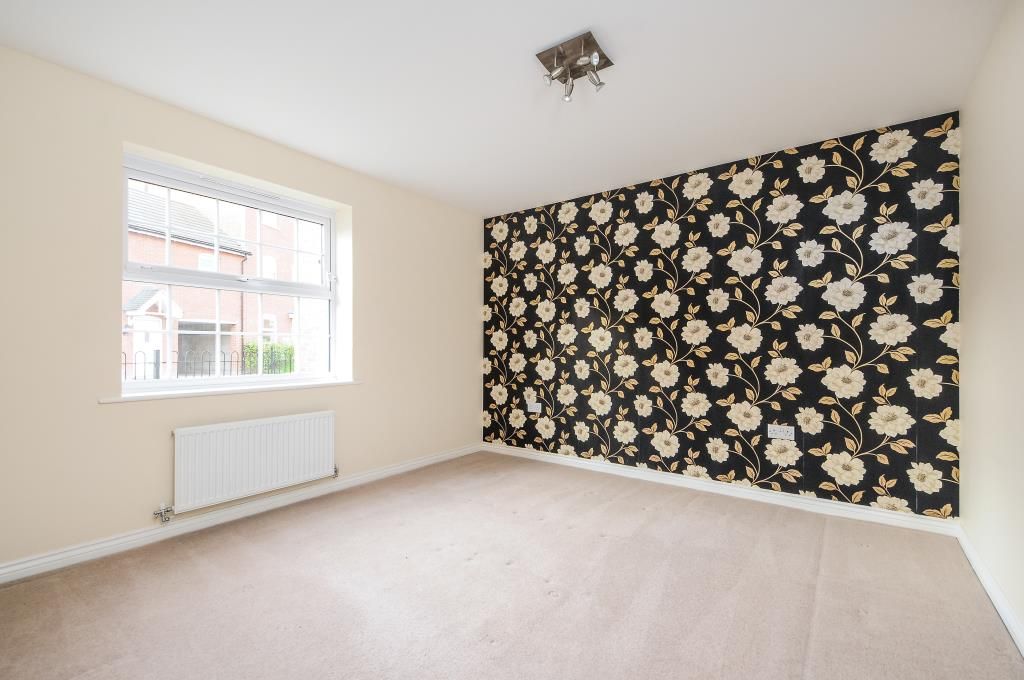 Property photo 3 of 10 Bedroom