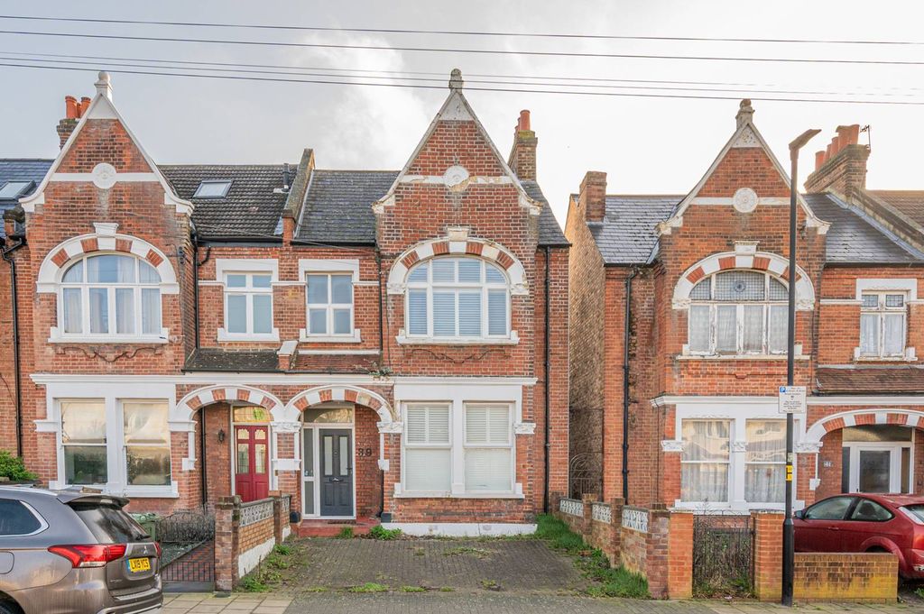 Property photo 1 of 18