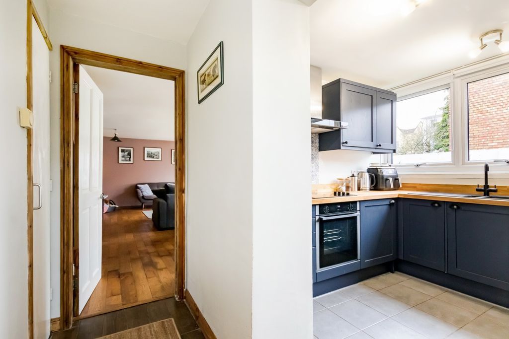 Property photo 3 of 14 Kitchen