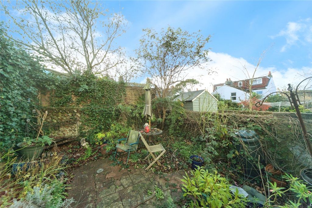 Property photo 3 of 23 Picture No. 13