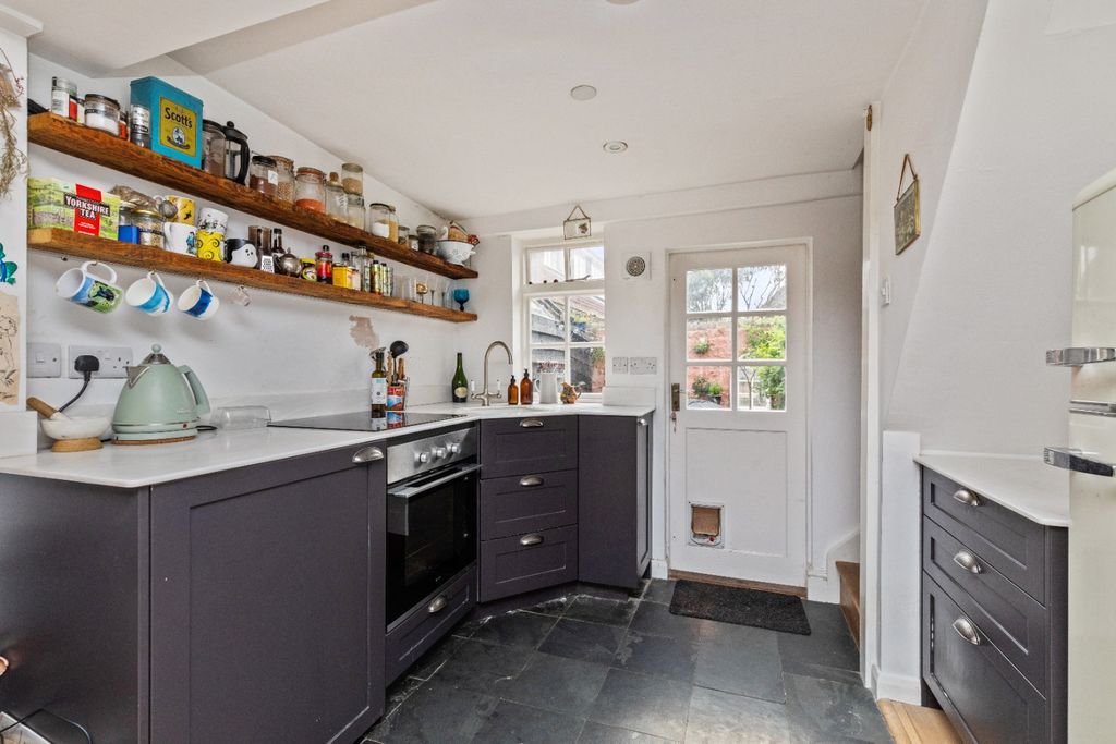 Property photo 3 of 10 4184074
