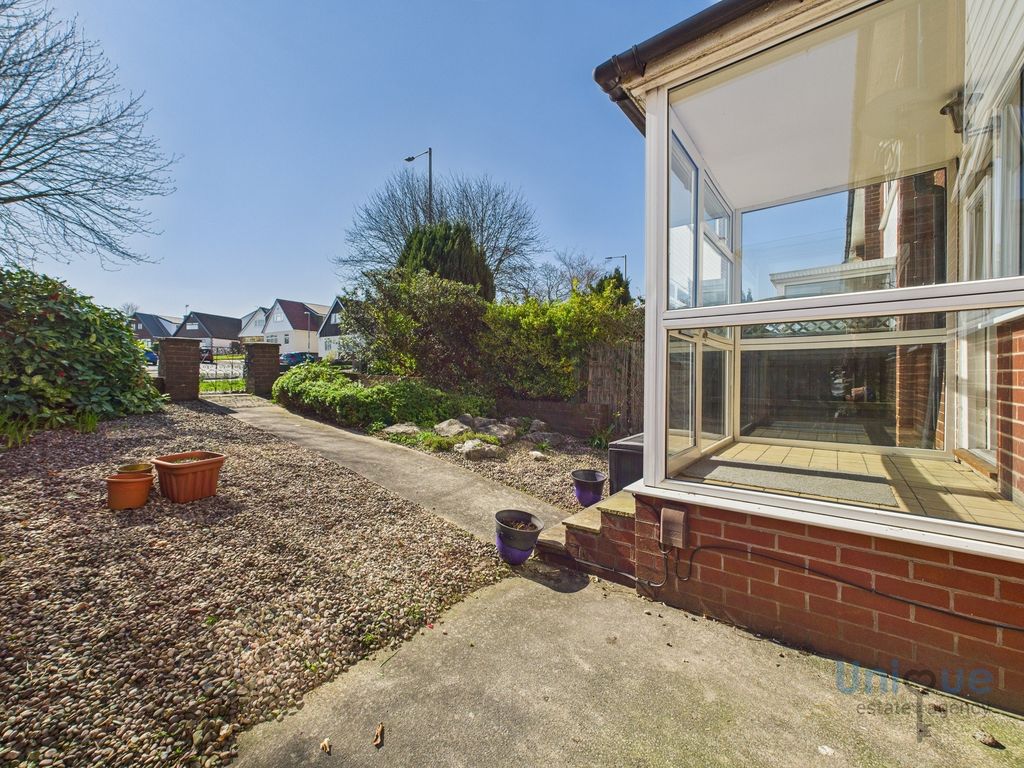 Property photo 3 of 35