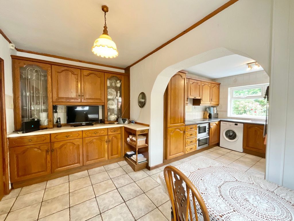 Property photo 3 of 27