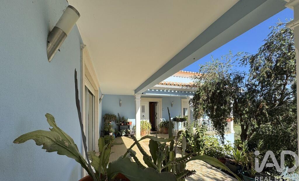Property photo 1 of 40