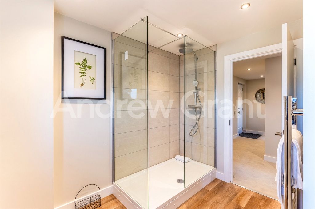 Additional image 19 of 2 bed flat to rentOrchard House, 2 Victoria Square, Droitwich WR9