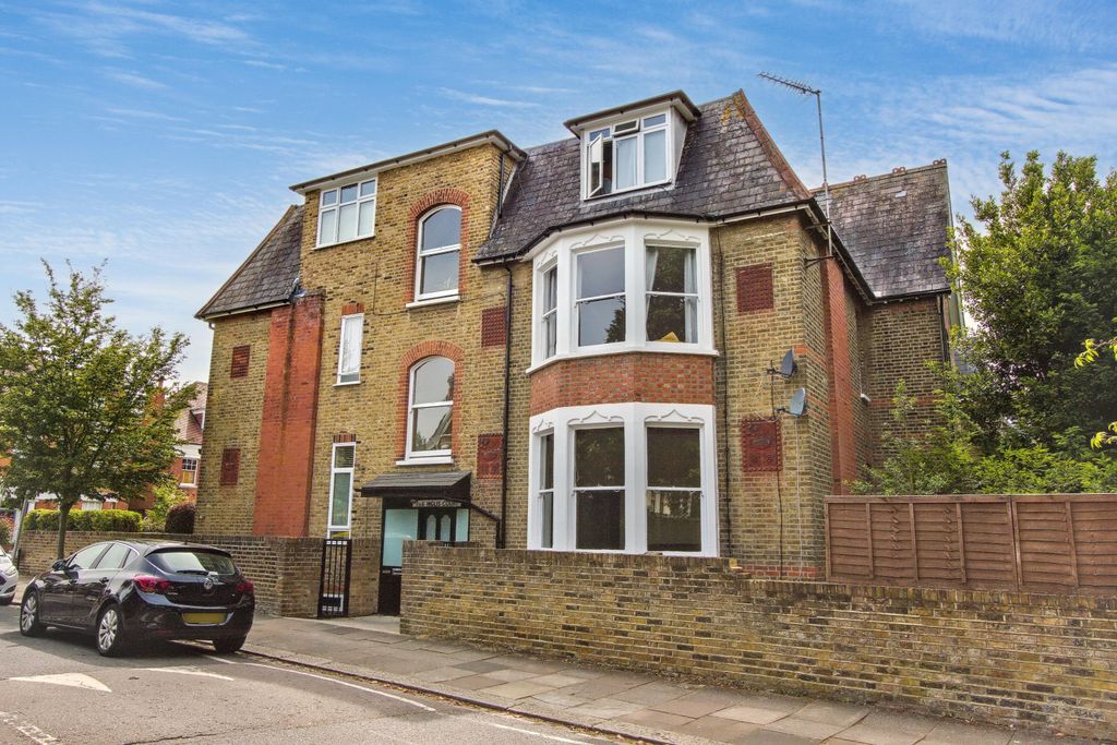 Property photo 2 of 12 Flat 1 Inglis Court, 15 Creffield Road, Ealing, London W5 3Hp
