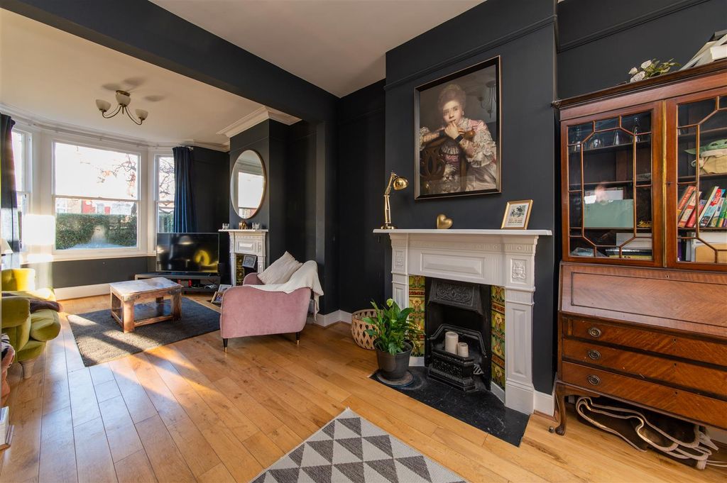 Property photo 1 of 19