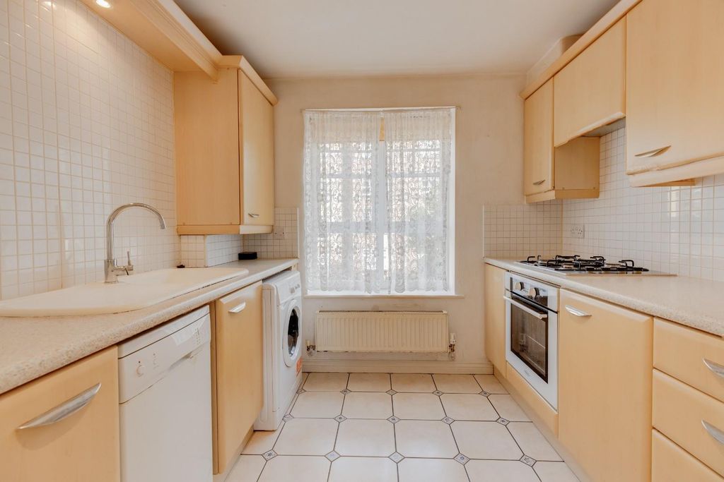 Property photo 3 of 9