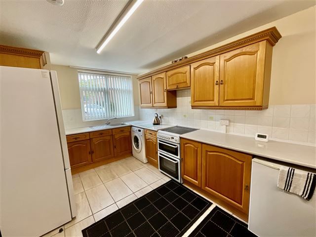 Property photo 2 of 19 Kitchen